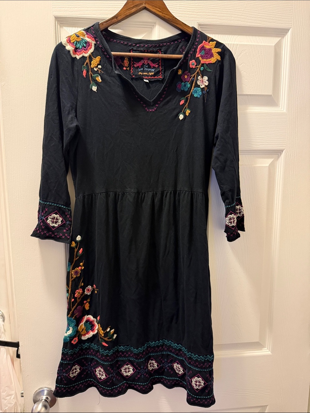 Johnny Was Black Embroidered V-Neck Midi Dress with Floral Accents  size M EUC